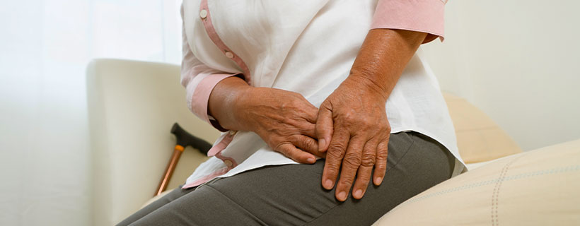 patient receiving hip pain treatment in Monroeville
