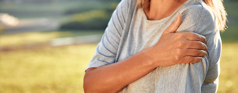 patient receiving shoulder pain treatment in Monroeville