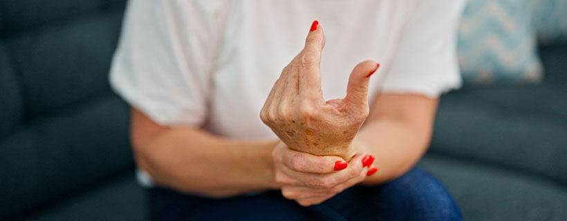 patient receiving wrist pain treatment in Monroeville